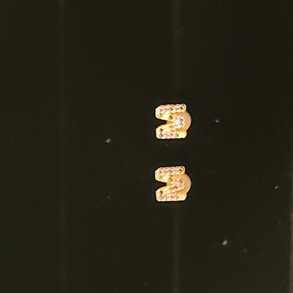 MEMORJEW INITIAL EARRINGS (M)